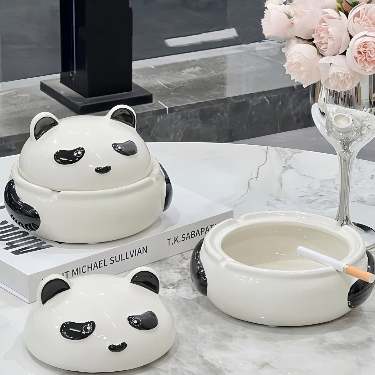 🐼 Panda Ashtray with Lid – Cute & Functional Smokers’ Companion