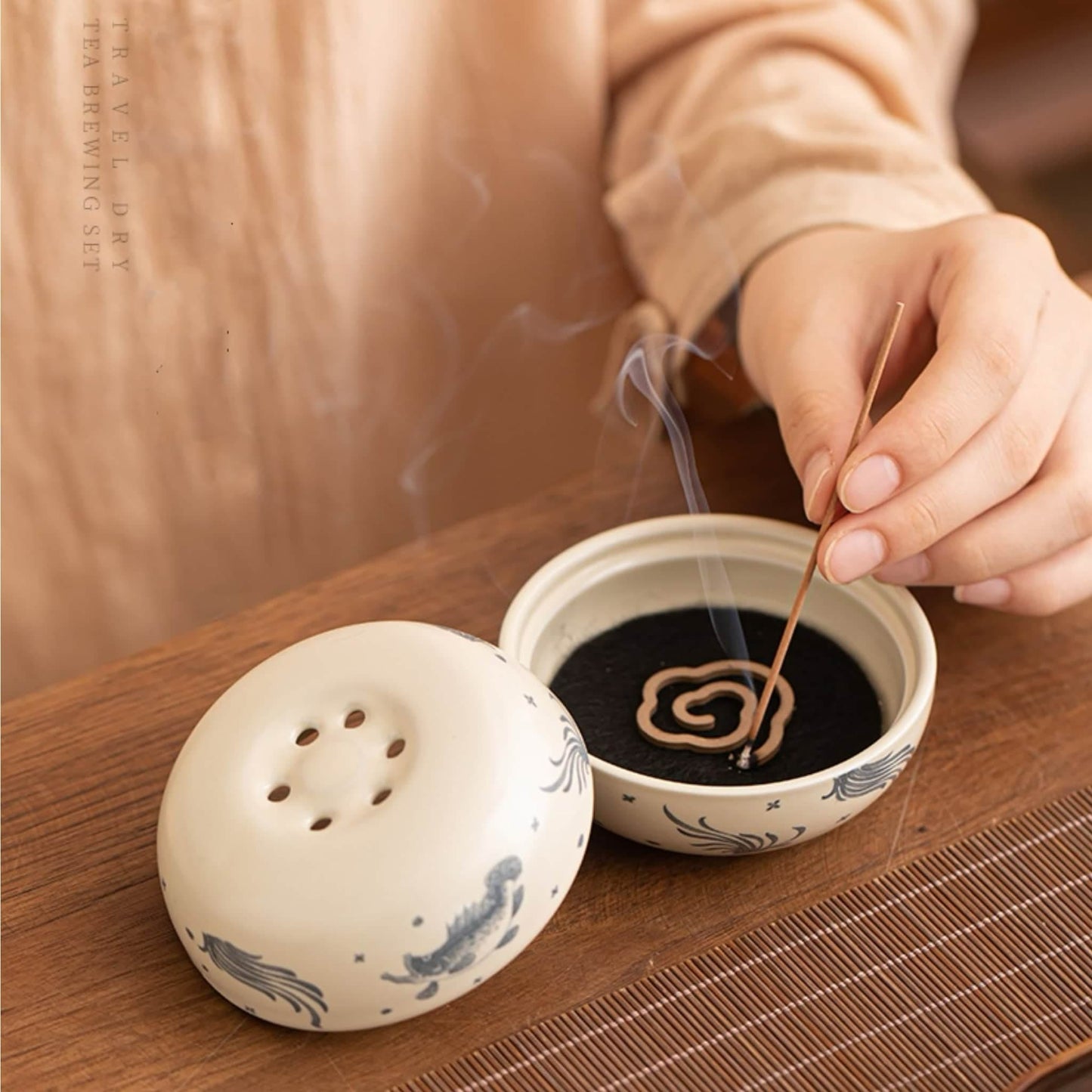 Panda Ceramic Incense Holder – Elevate Your Rituals with a Touch of Panda Peace 🐼🕯️