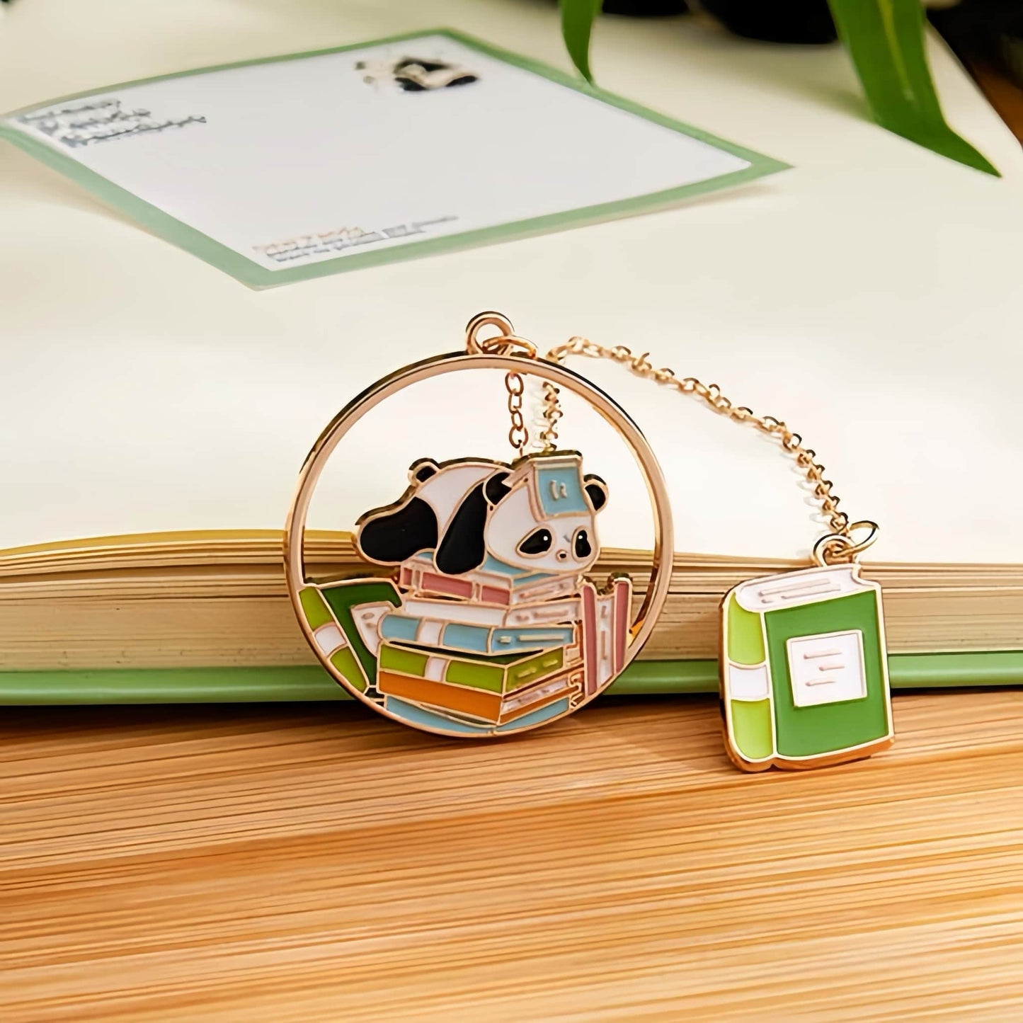 Cute Panda Reading Accessory – Perfect Bookmark & Gift for Bookworms